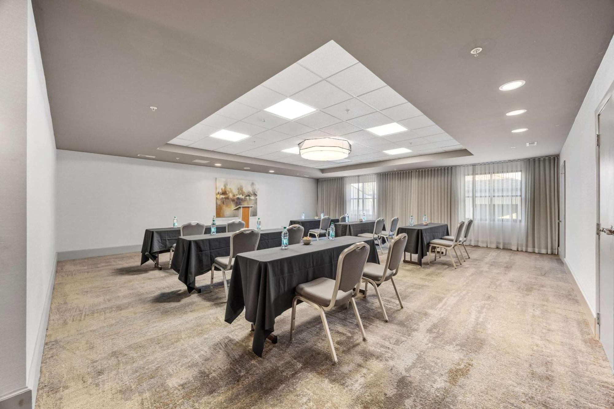 Doubletree Suites By Hilton Hotel Huntsville South Εξωτερικό φωτογραφία
