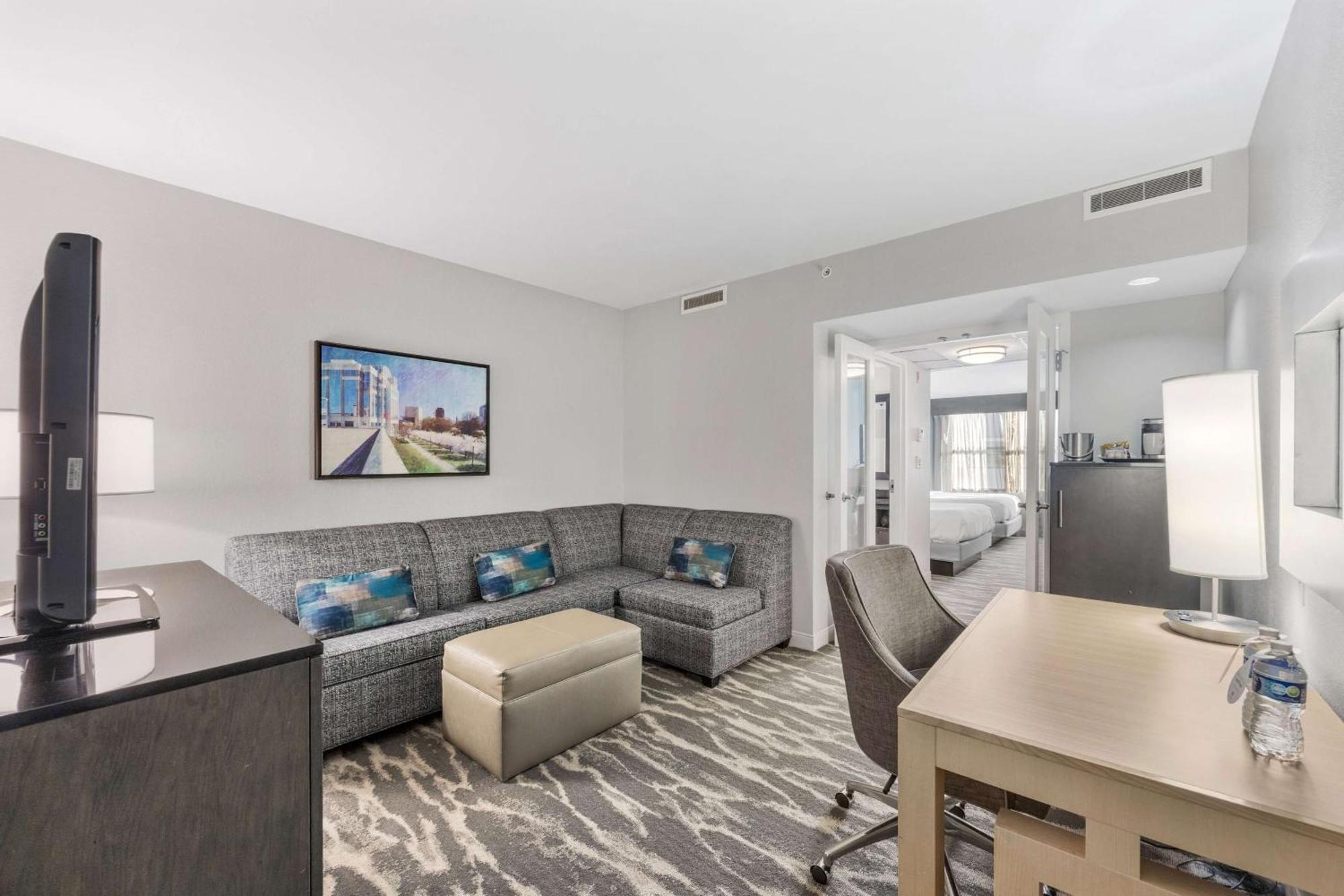 Doubletree Suites By Hilton Hotel Huntsville South Εξωτερικό φωτογραφία