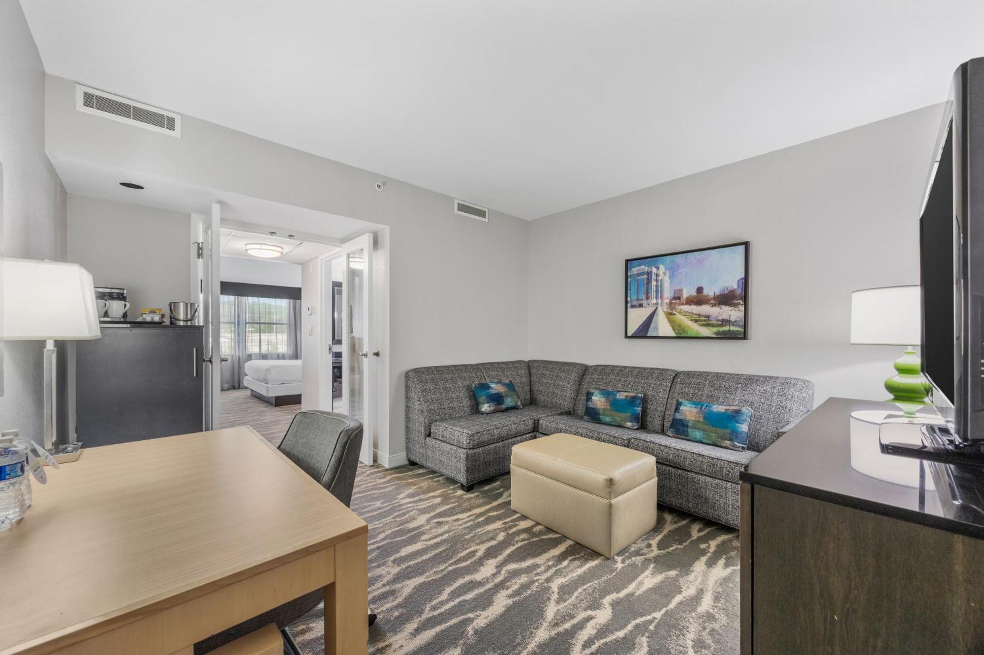 Doubletree Suites By Hilton Hotel Huntsville South Εξωτερικό φωτογραφία