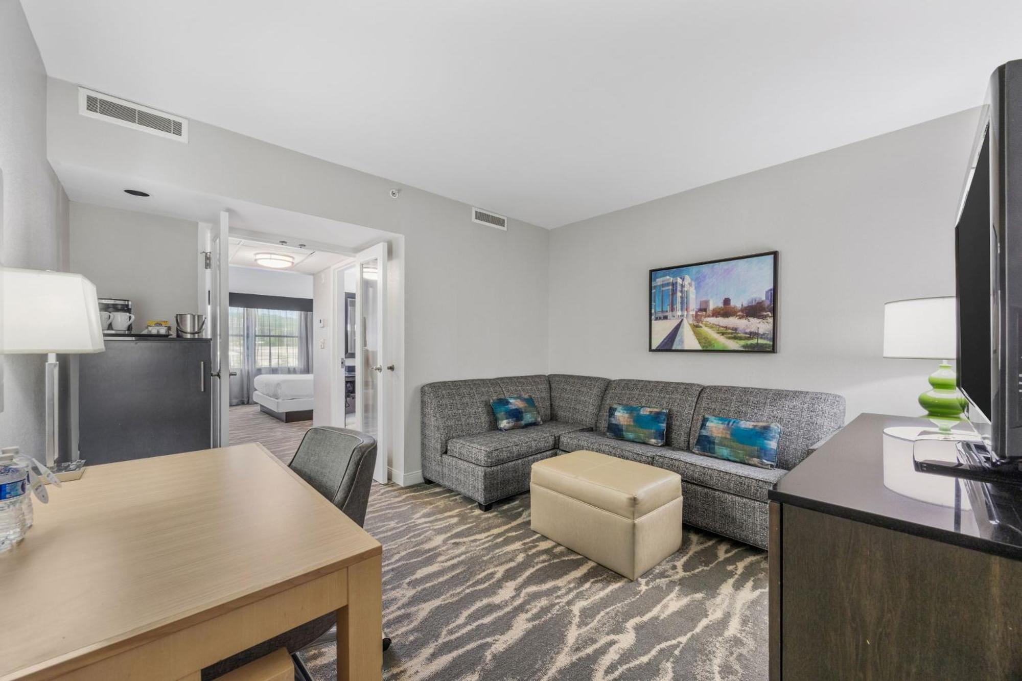 Doubletree Suites By Hilton Hotel Huntsville South Εξωτερικό φωτογραφία